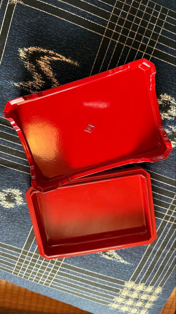 【5個セット　再出品その三】赤い漆器 重箱 蓋付き（鰻の長焼用）新品•未使用