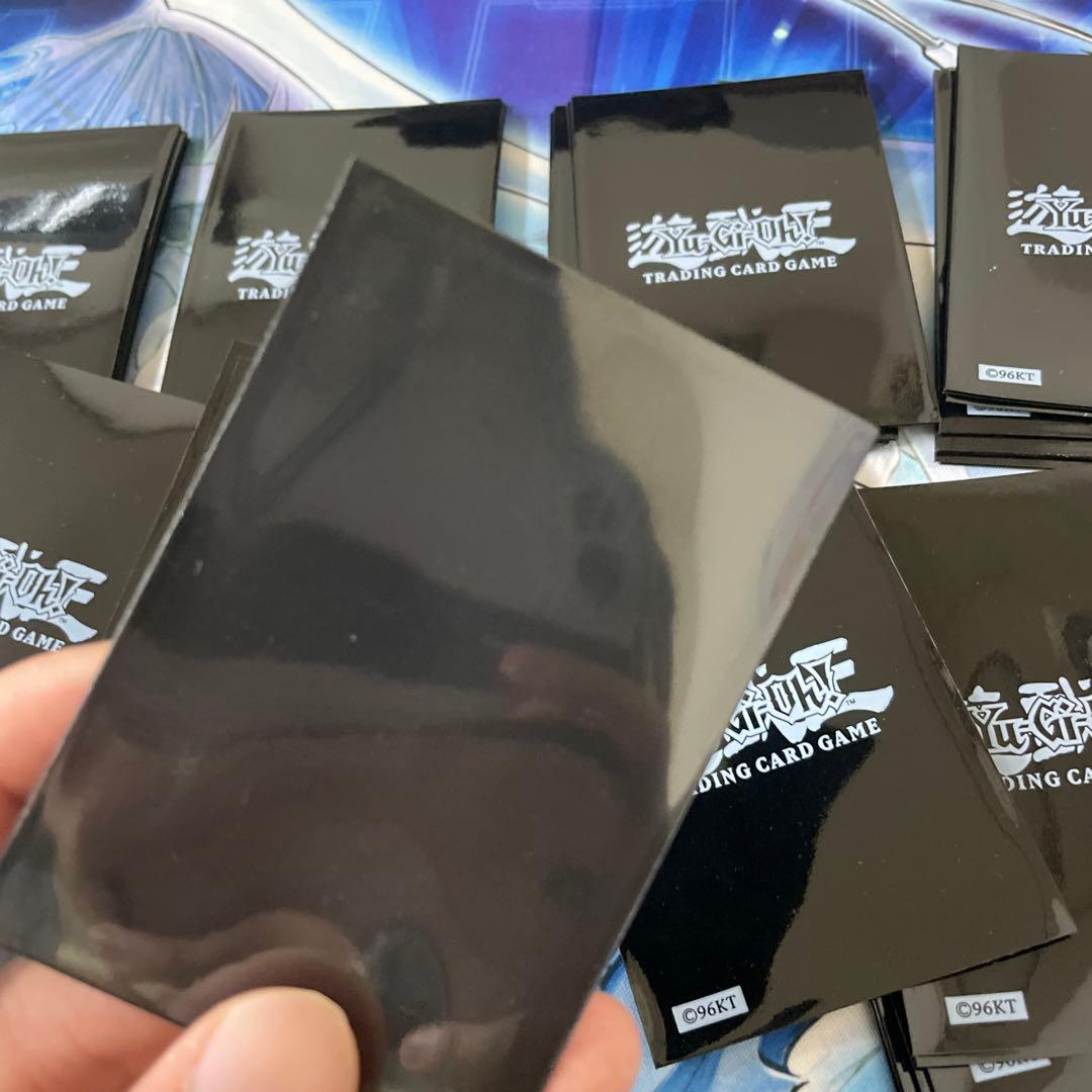 遊戯王　海外版　初期ロゴスリーブ　ブラック　70枚セット