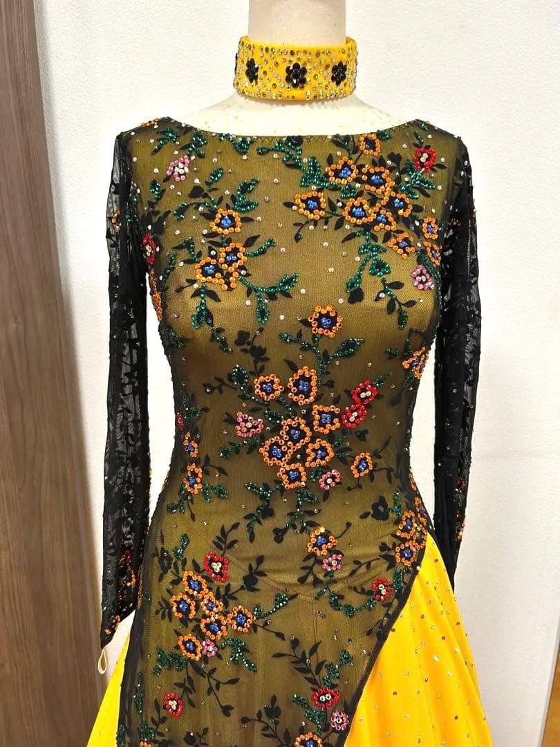 社交ダンススタンダードドレス　デモ　競技会　スワロフスキー　豪華　Ｍ