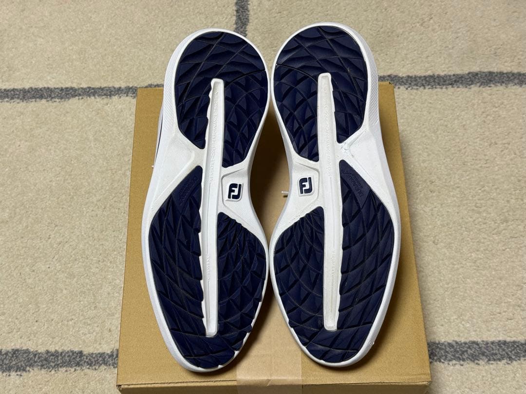 FootJoy トラディションズ スパイクレス 27.5cm（1度使用）