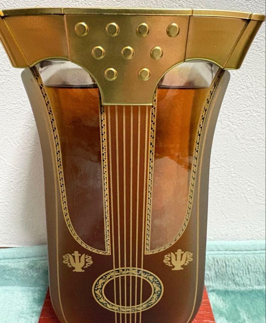 新品未開封☆Suntory ウィスキー響　リラギター型