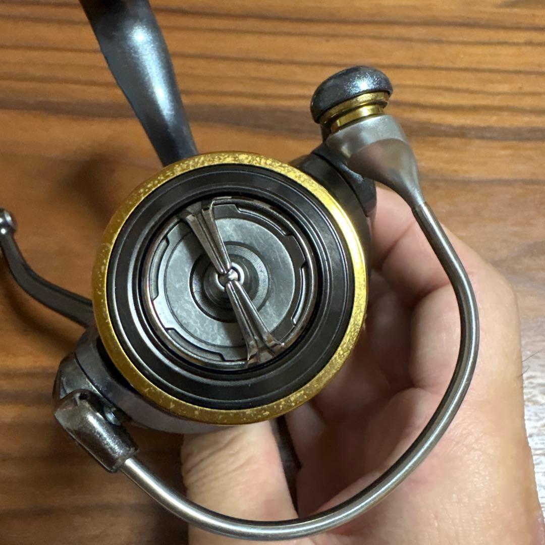 LUVIA 2004H スピニングリール