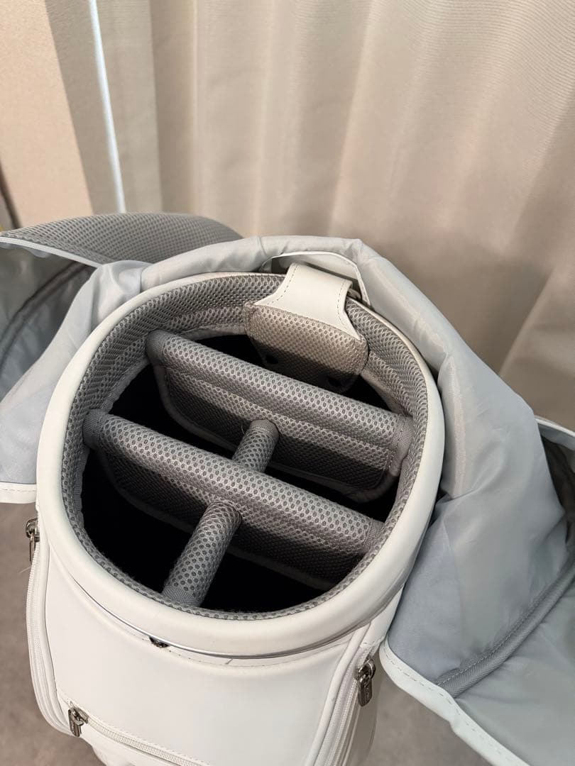 テーラーメイド 202年 キャディバッグ TJ147 白 8.5型