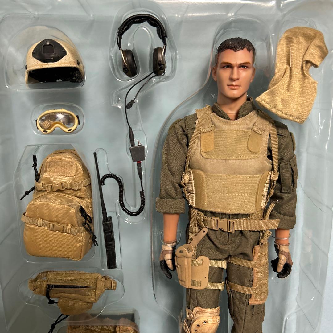 ホットトイズ•USMC II M.E.F