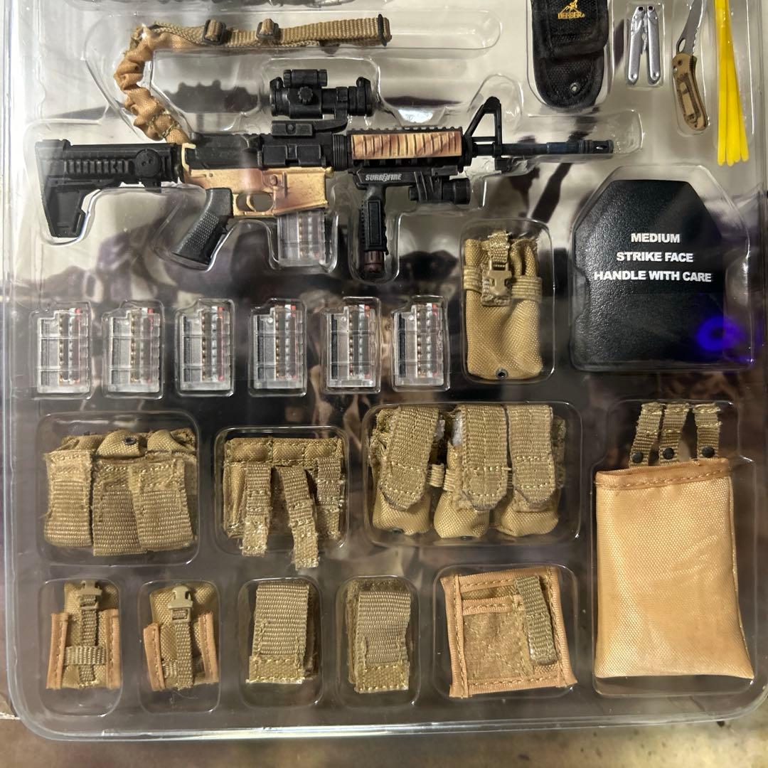 ホットトイズ•USMC II M.E.F