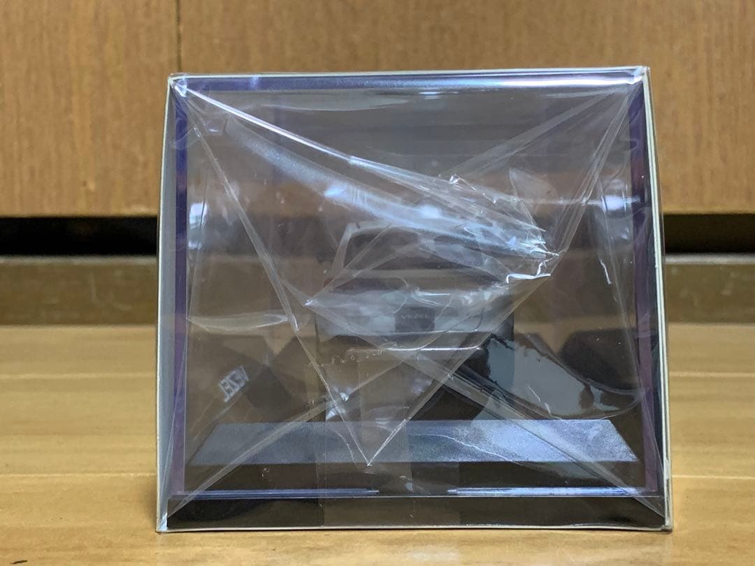 ホビージャパン　ホンダ　ヴェゼル　e:HEV　1/43 サンライトホワイトパール