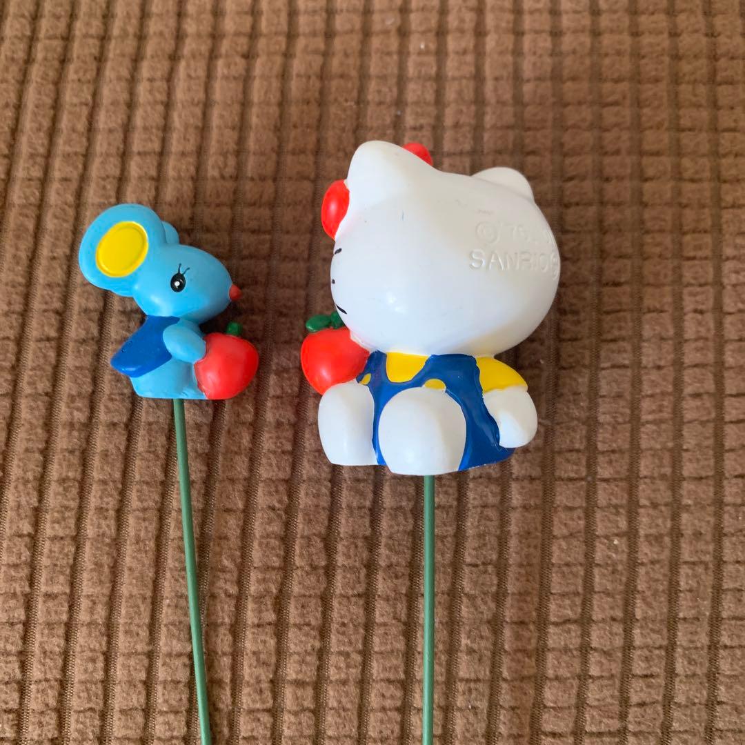 レア　当時物　2001年　ハローキティとチッピイのガーデンピック2本セット　陶器