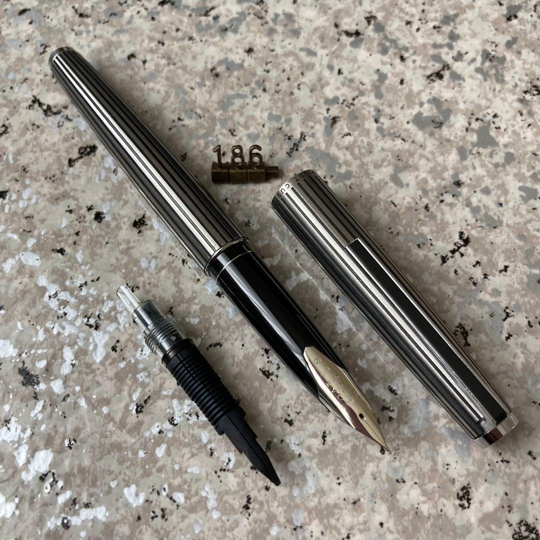 #186 オーバーホール済み 万年筆 PILOT パイロット 蝕刻 18k WG