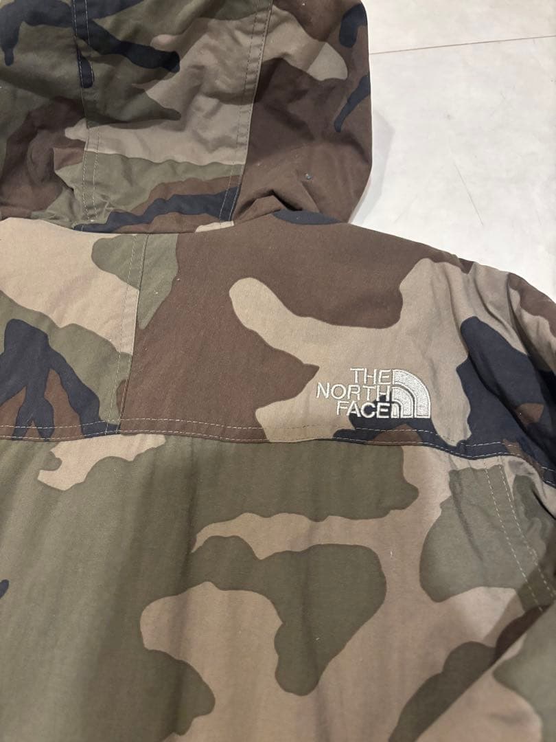 THE NORTH FACE 迷彩柄 スキー　キッズスノボ　ウェア　130
