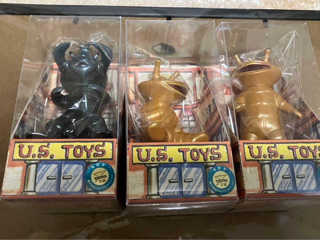 ウルトラマン　限定ビル箱シリーズ　カネゴン　アントラー　ソフビフィギュア