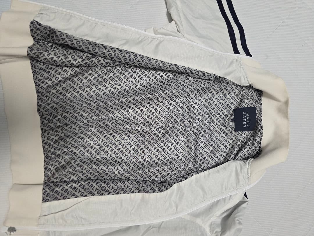 美品PEARLY GATES 蓄熱ジップジャケット４