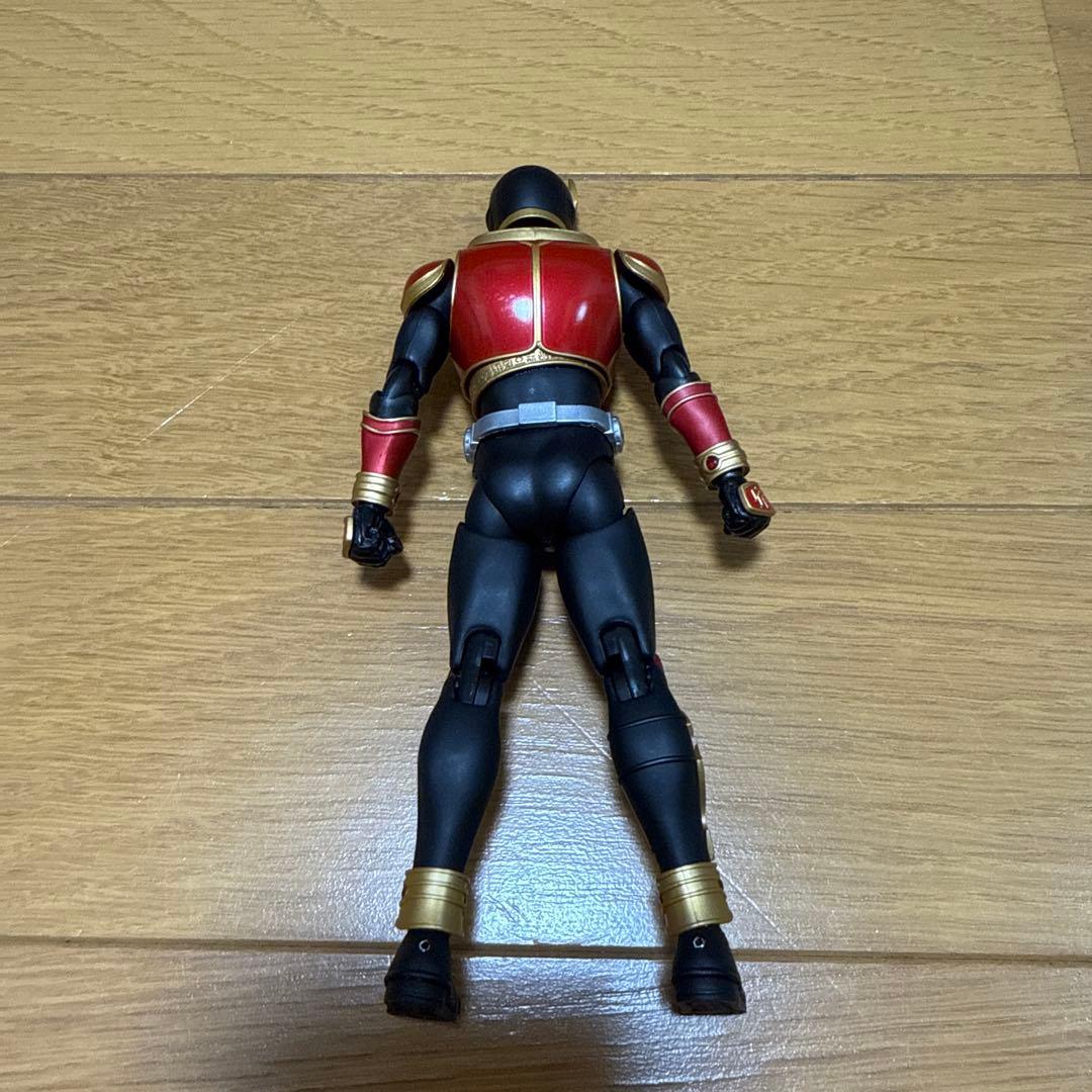 S.H.Figuarts 真骨彫製法　仮面ライダークウガ　ライジングマイティ