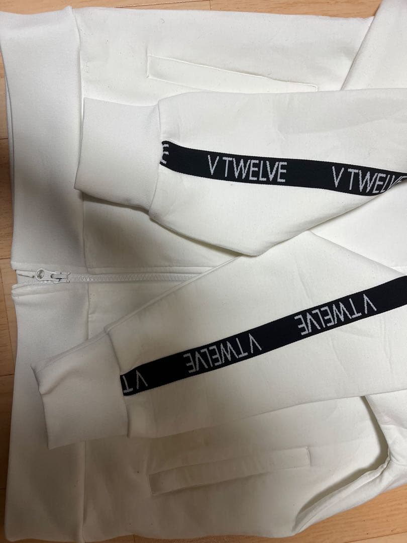 V TWELVE フード付きジャケット ホワイト セットアップ