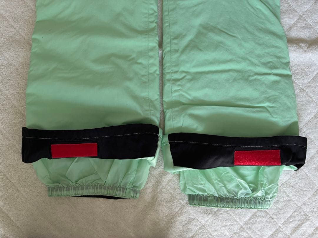 ★burtonキッズスノボード・スキーウェア上下セット★