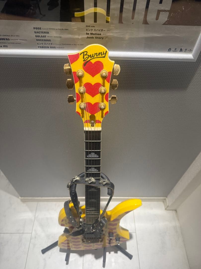 hide MG-145S Bunny エレキギター イエローハート