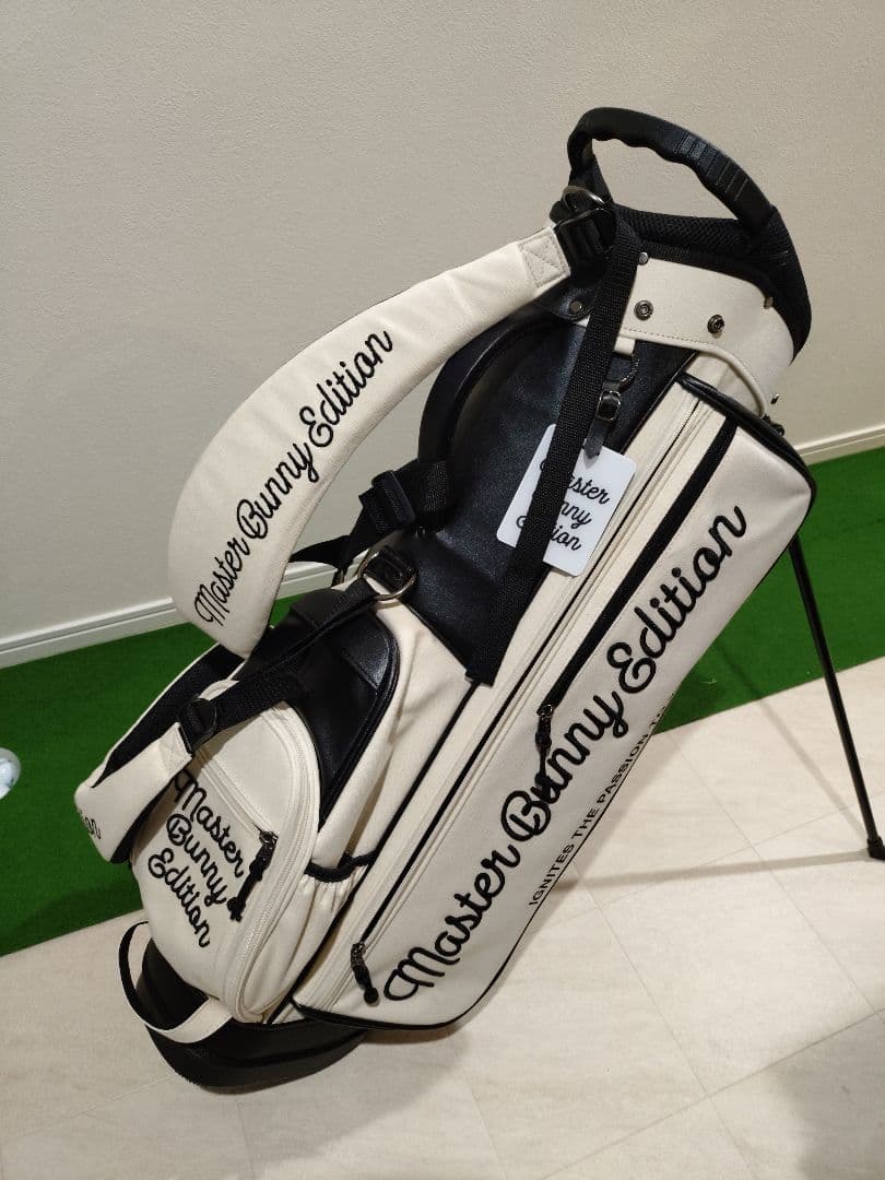 ★新作★マスターバニーエディション　ゴルフ　キャディバッグ 訳あり品スタンド式