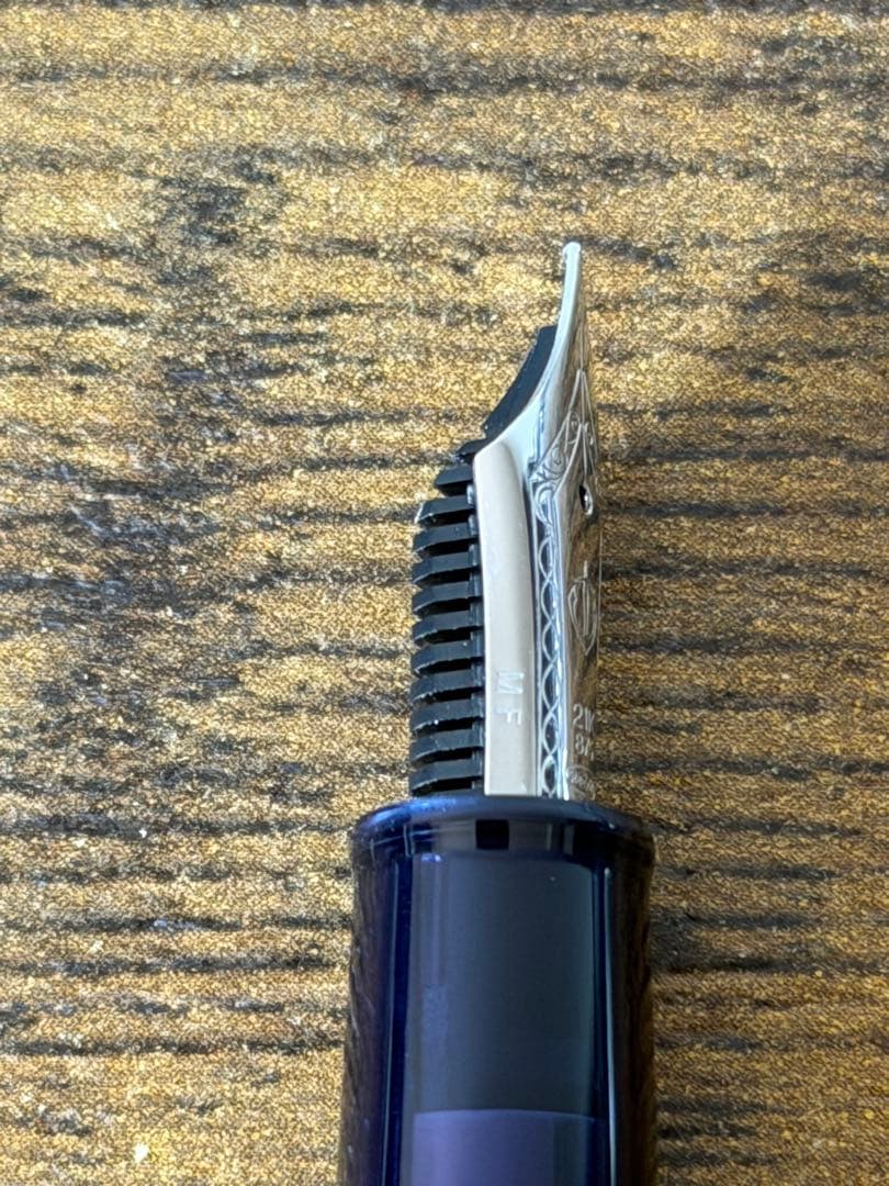 新品未使用　ヴェイリオ VEILIO バイオレット　21金　万年筆　中細字