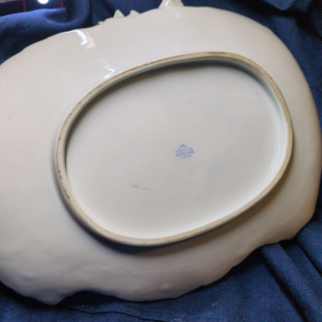 とても古い深川製の陶磁器、2羽の小鳥とてんとう虫