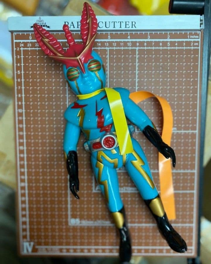 (⌒∇⌒)蛭子✨プロフ読んでね✨ イナズマン　塗装版 面取れ　ソフビ 約25cm