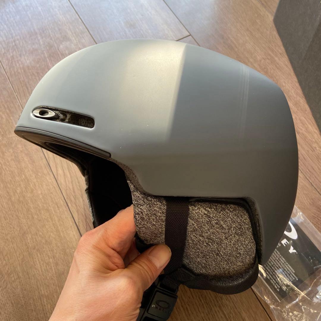 未使用　OAKLEY MOD1 ヘルメット Mサイズ ゴーグルのセット