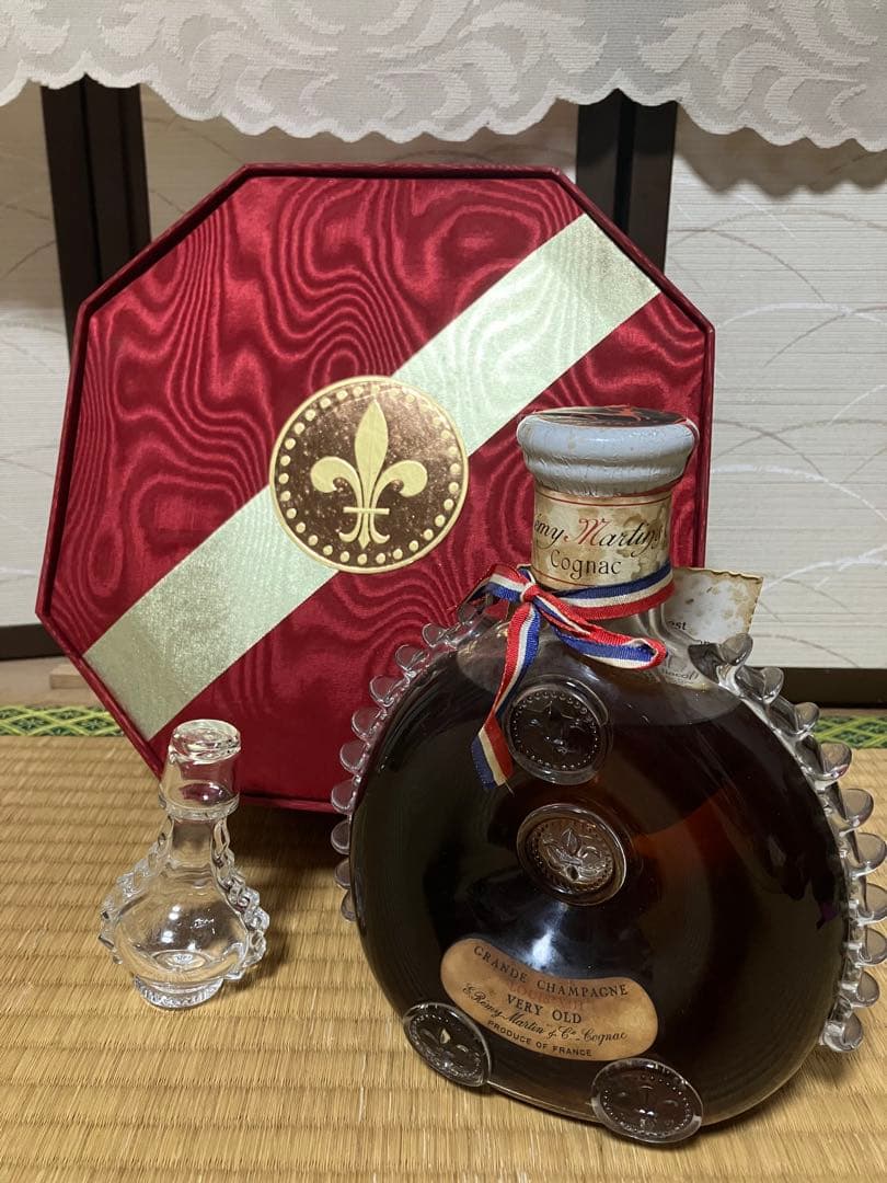 未開栓　古酒 レミーマルタン ルイ13世 箱あり　栓あり　箱に染み有り