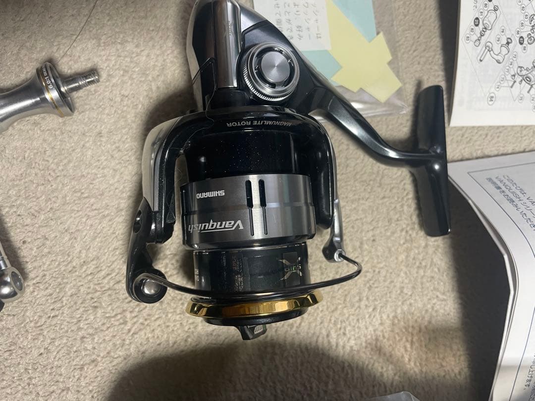 新品未使用　シマノ　バンキッシュ2500HGS スピニングリール