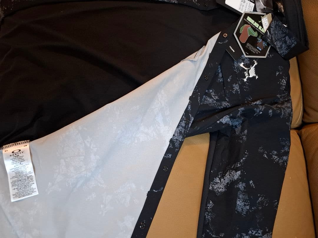 Oakley 黒/青迷彩 長袖シャツ 新品タグ付き