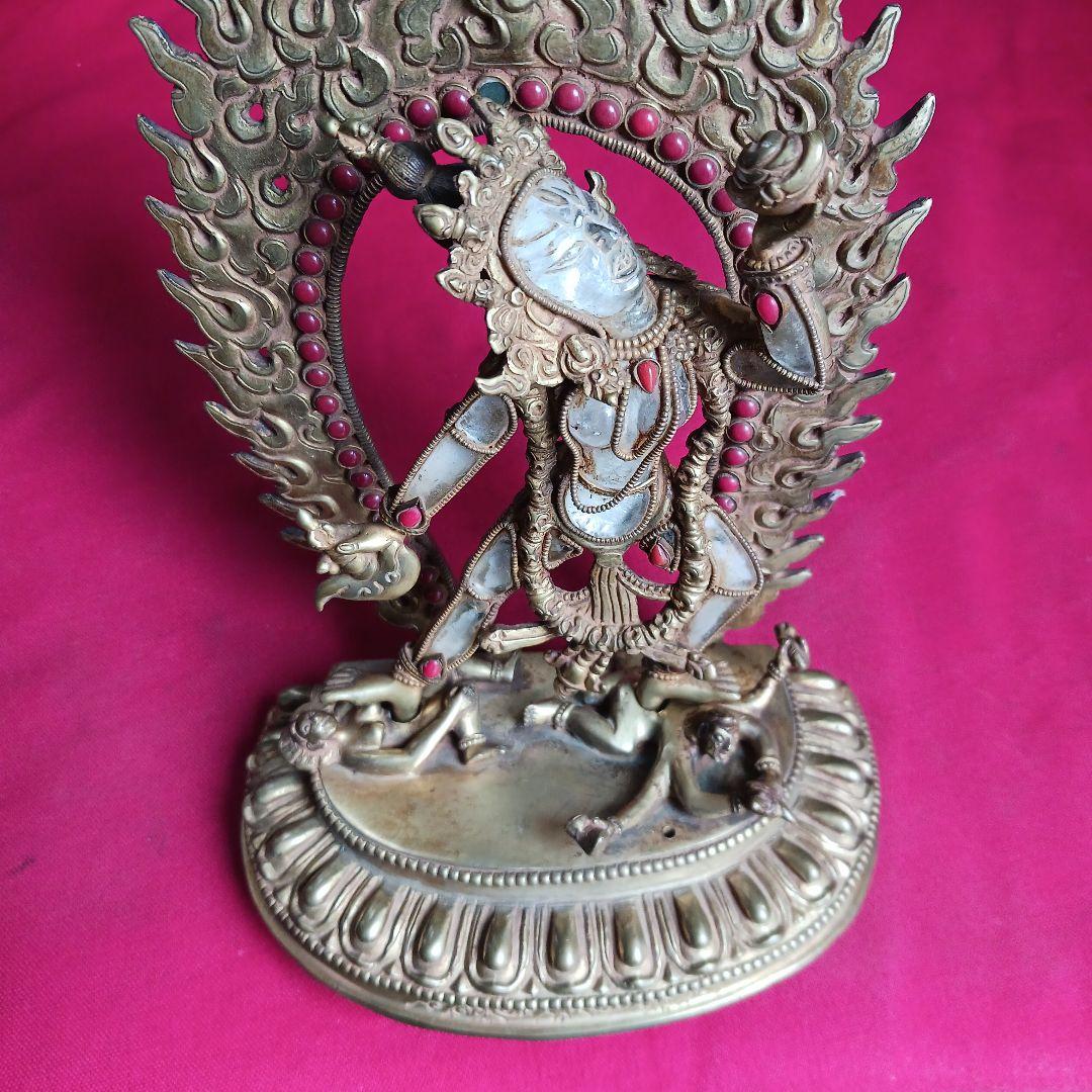 ネパール　パタン産　手彫りの上質なチベット仏教のヴァジュラヨーギニ　銅製　水晶