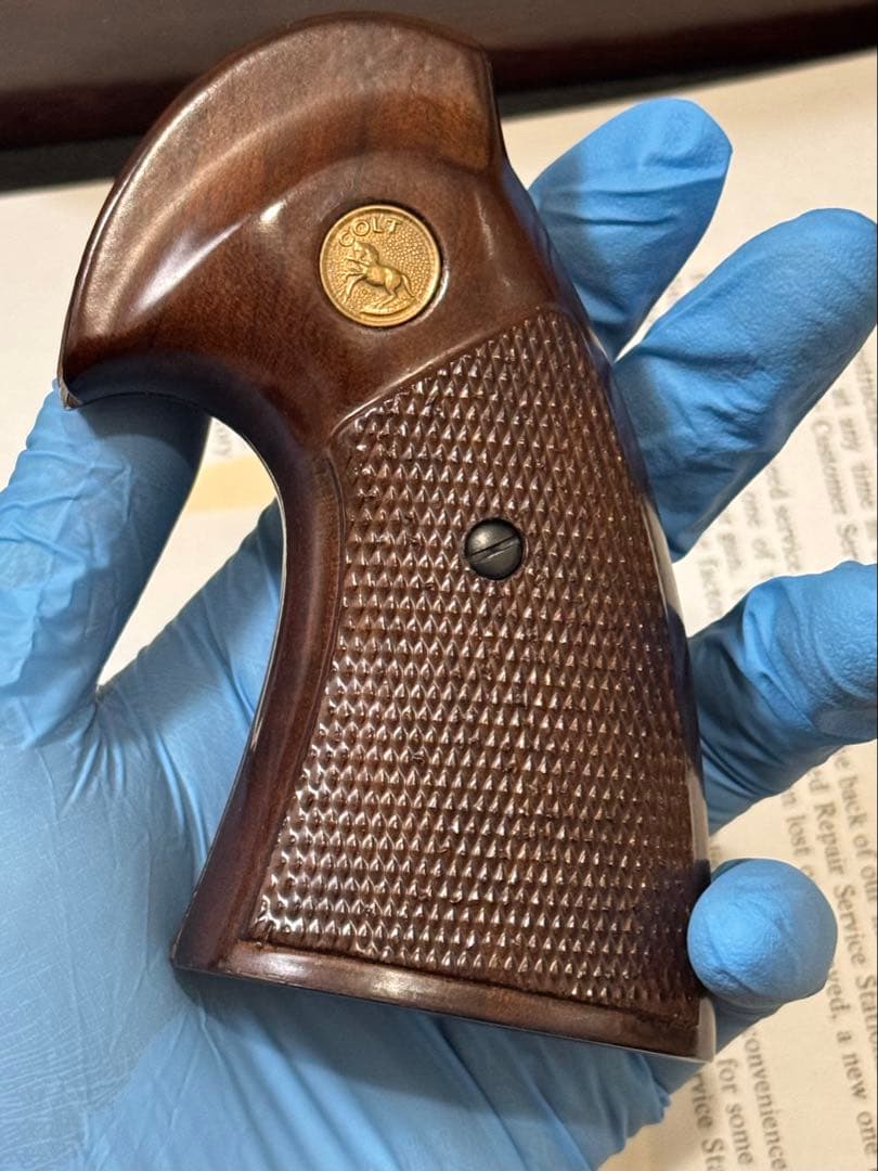 【実物】コルト社純正 パイソン 3rd 前期 空箱・木製グリップ スクリュー他