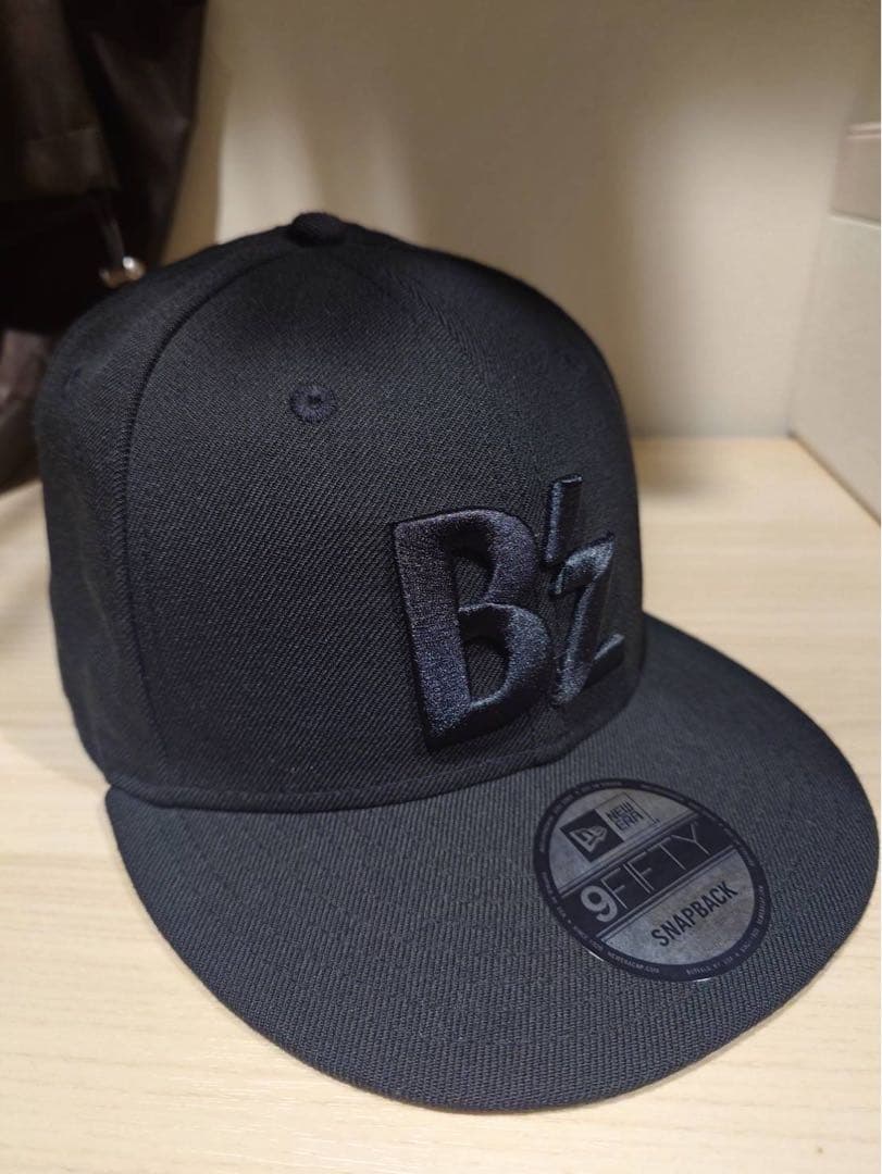 B'z 30周年記念展　SCENES ニューエラコラボキャップ中古