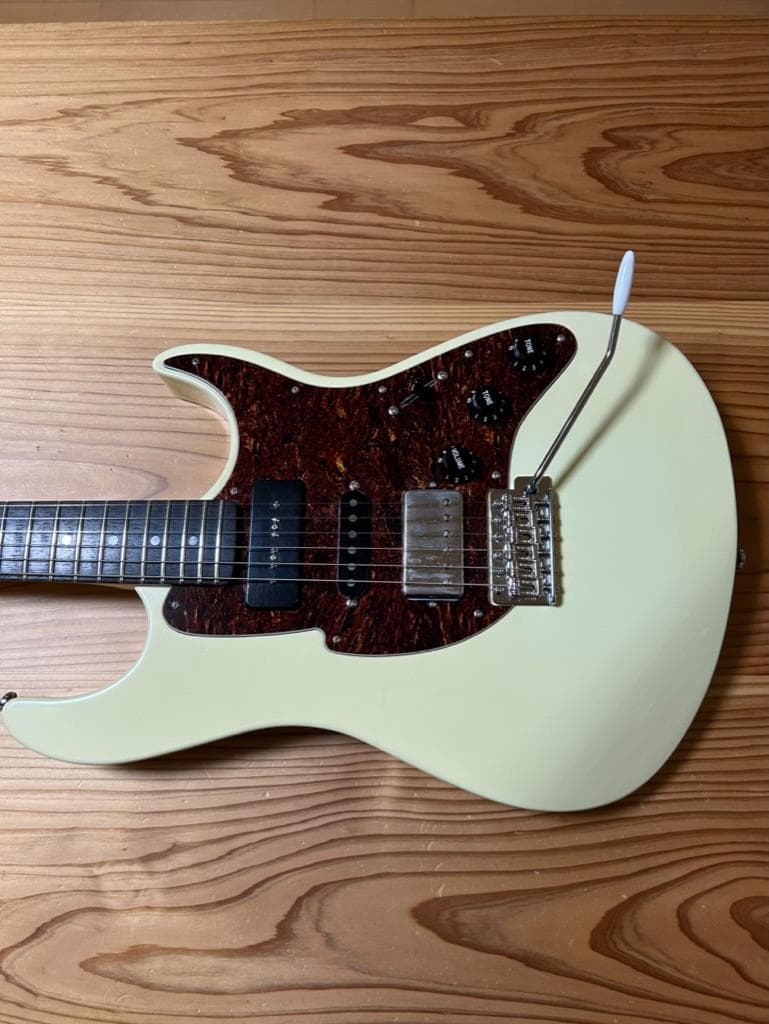 英国 Fret-King FKV6GW fender ギター ストラトキャスター