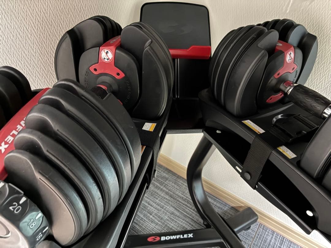 BOWFLEX 可変式ダンベル2個　専用ダンベル台付