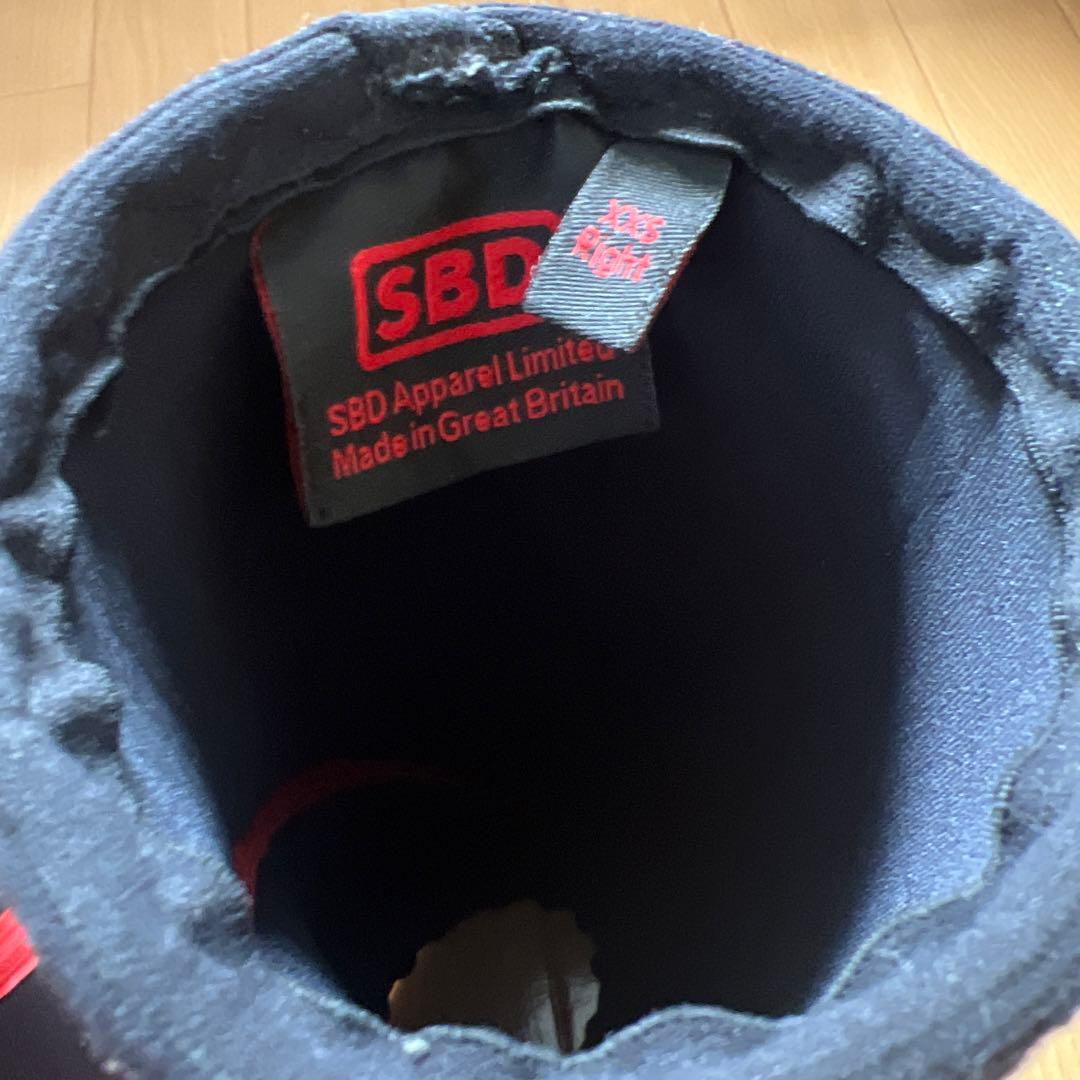 SBD ニースリーブXXS 黒/赤