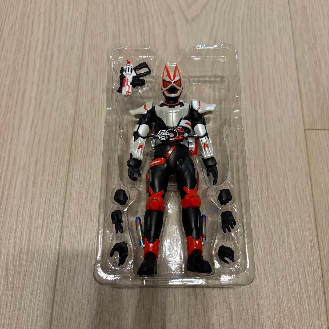 S.H.Figuarts 仮面ライダーリバイス6体セット｜リバイス3兄弟 ギーツ