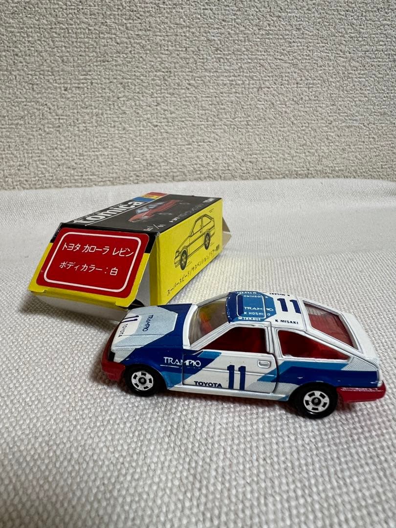 トミカ　トヨタカローラレビン3ドア