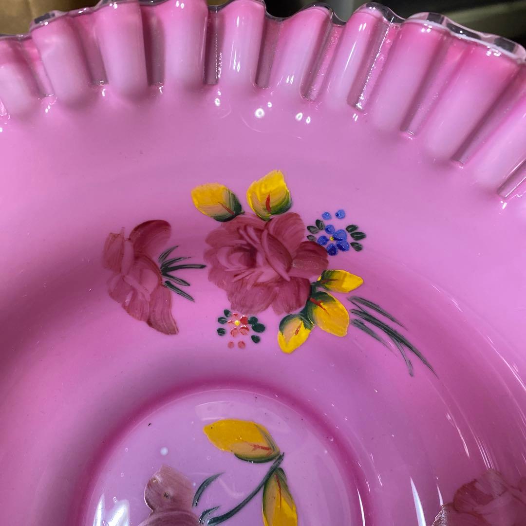 大正、昭和レトロ　ピンクのフリルガラス貝形鉢　ボウル　アンティーク