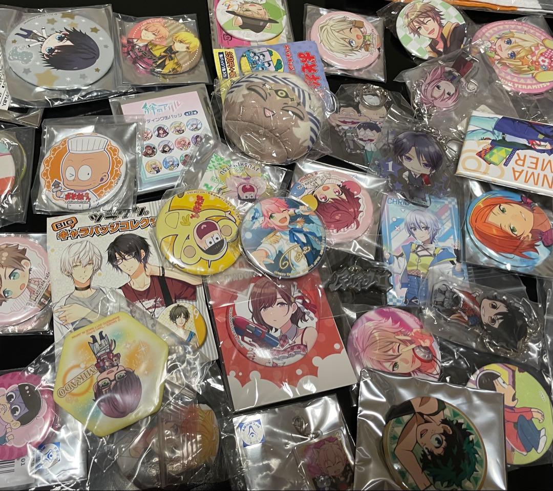⑨アニメグッズ まとめ売り 大量 60点 缶バッジ アクキー