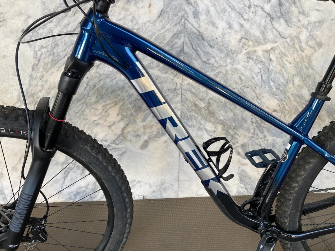 Trek Roscoe 8 2022 (Gen3) アルミマウンテンバイク