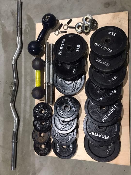 ファイティングロードのトレーニング器具一式