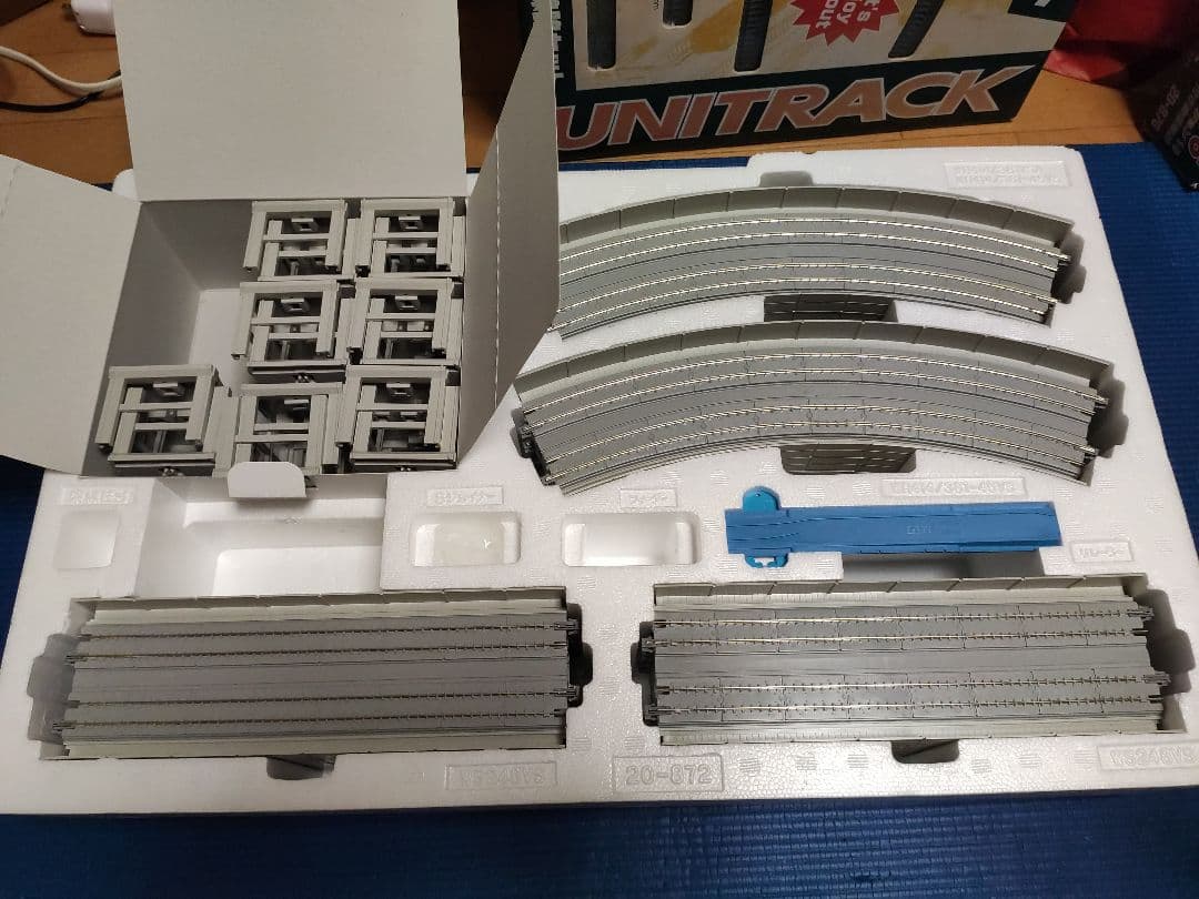 a*k様 KATO 20-872 V13 複線高架線路セット