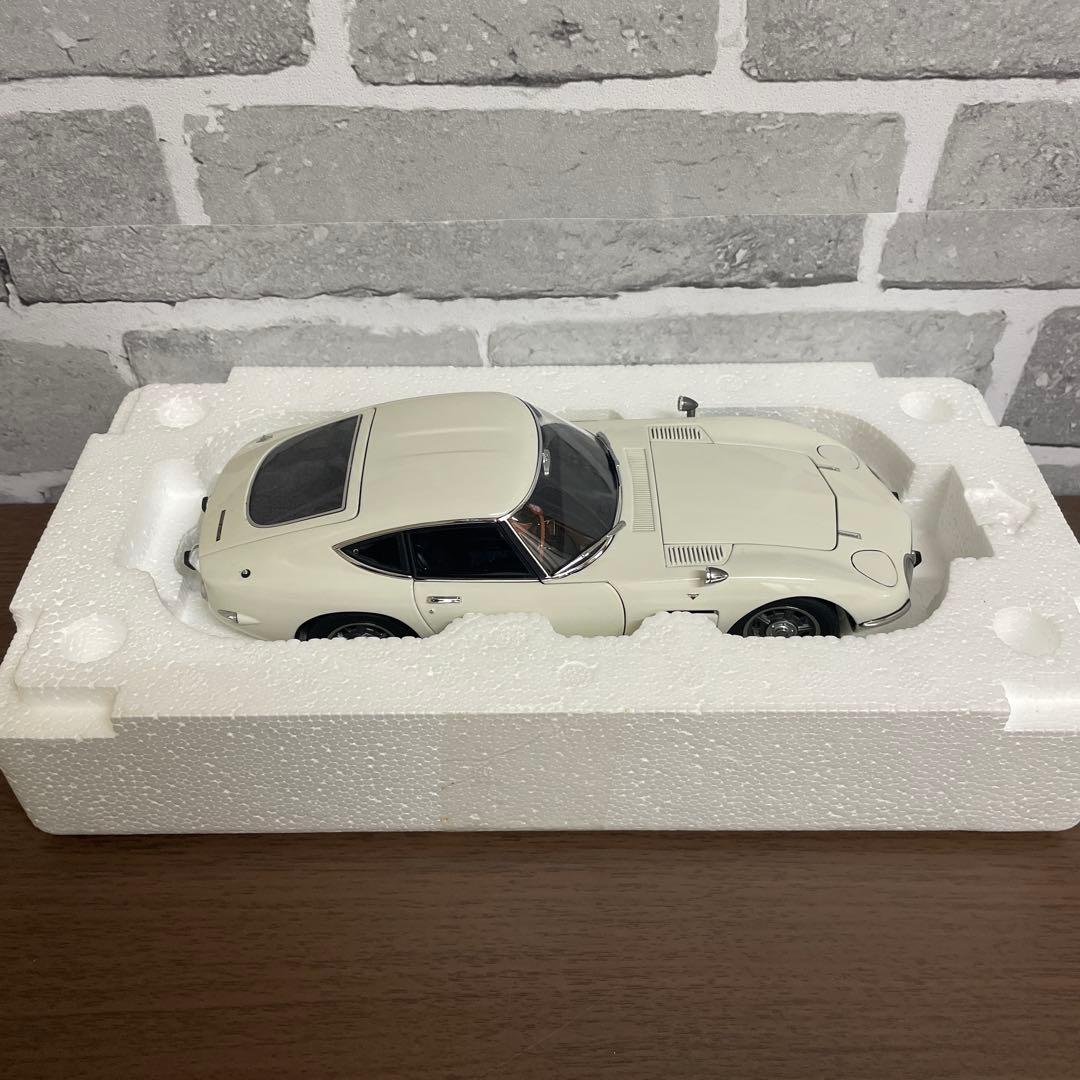 AUTOart トヨタ2000 GT クーペ 1/18 ホワイト