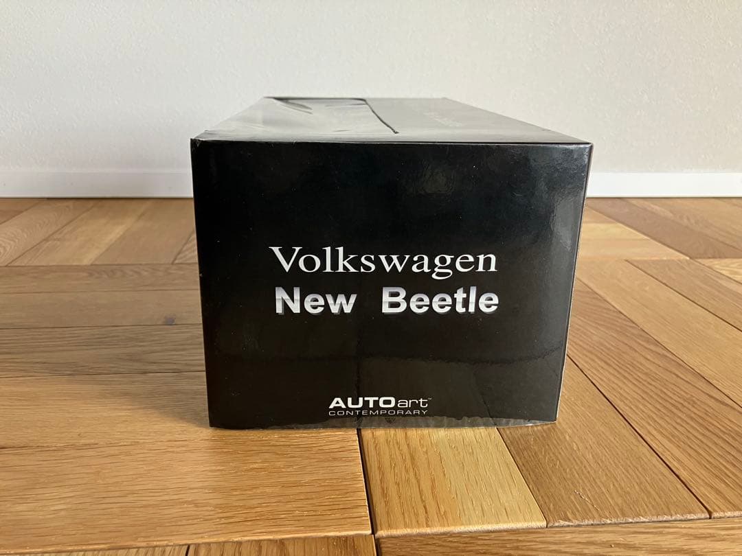 未開封 1/18 オートアート フォルクスワーゲン ニュービートル ホワイト