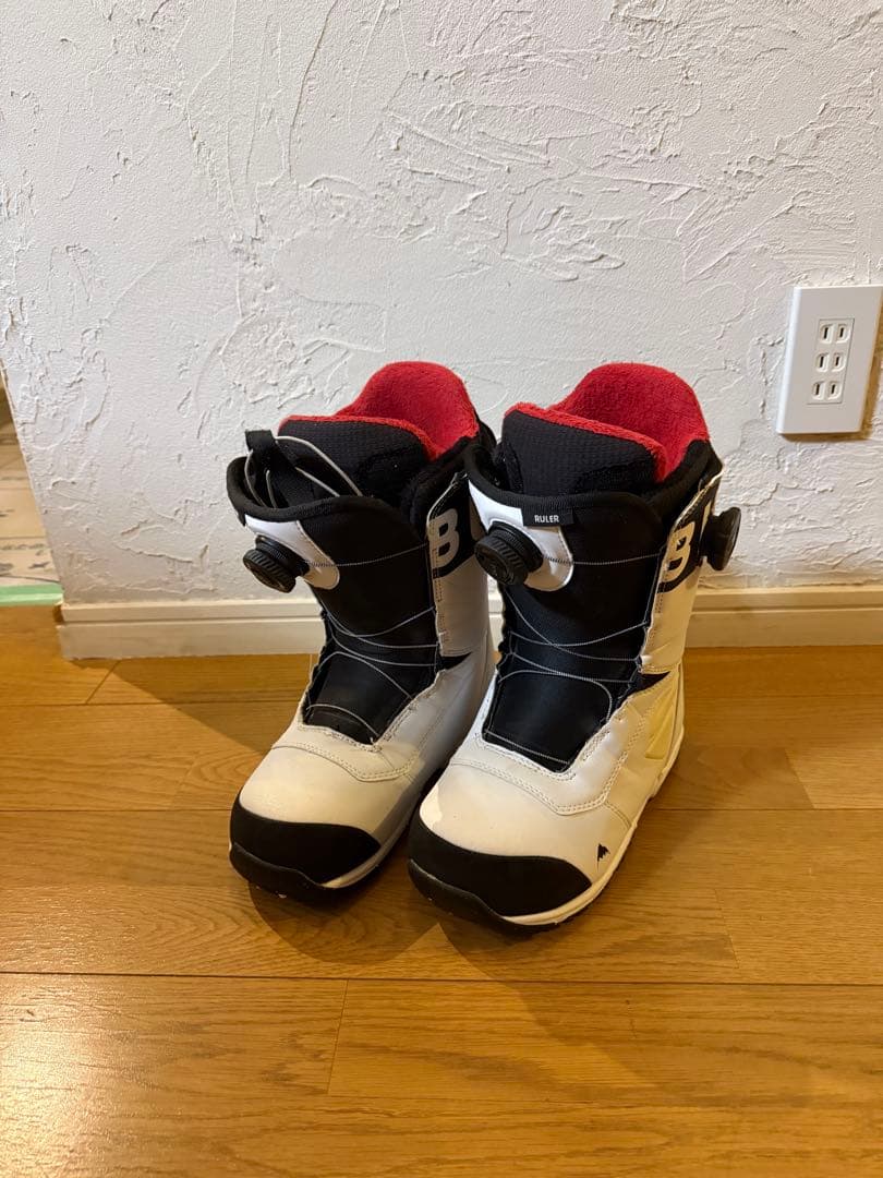 BURTON スノーボードブーツ ホワイト/ブラック/レッド