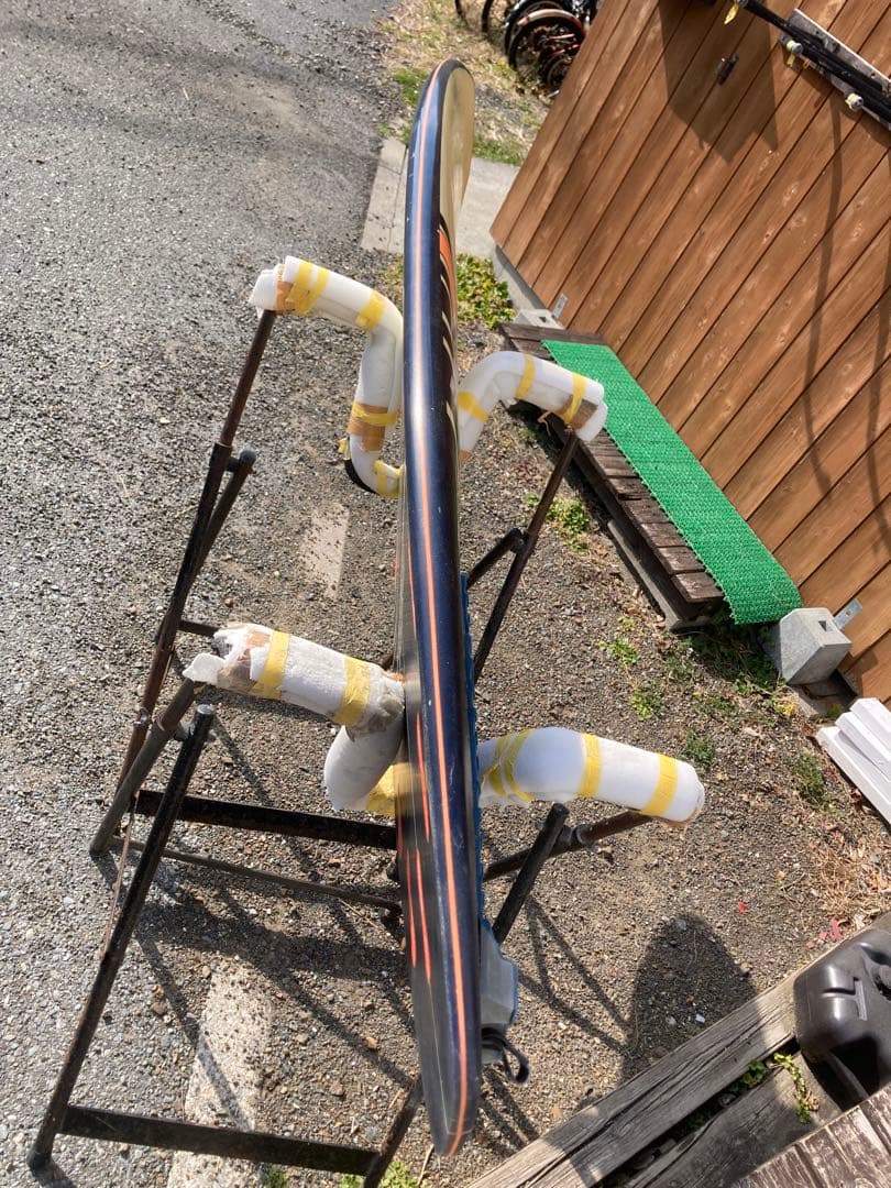 ノーズがスカッシュなサーフボード　EPS (手渡し限定)