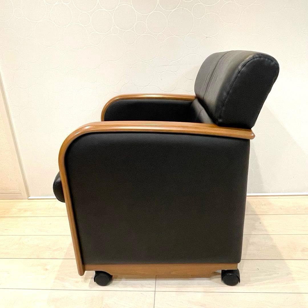 【美品】KOKUYO EARA ミーティングチェア 椅子 木肘 キャスター付①