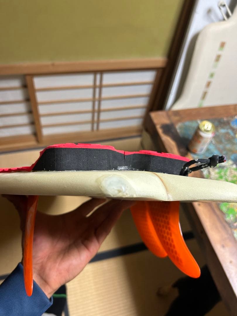 サーフボード 赤いインディアンロゴ クリーム色　5.6