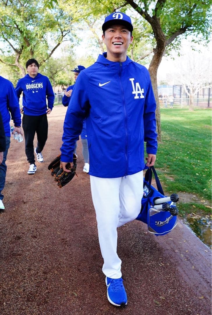 選手着用モデル ドジャース サイズL フルジップフーディー 新品未使用タグ付