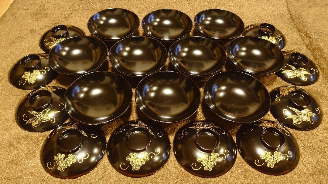 輪島塗　漆器　金蒔絵　蒔絵　沈金　蓋椀　華唐草　唐草　人間国宝　１０客