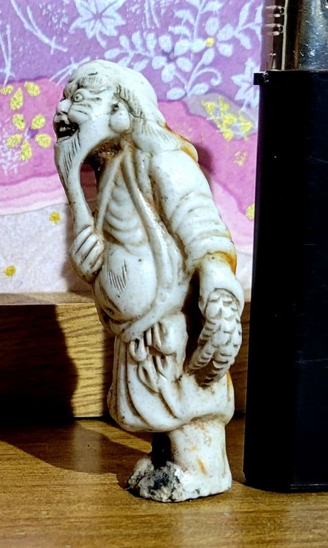 珍品　時代物　平戸焼　根付　提げ物　骨董品、美術品