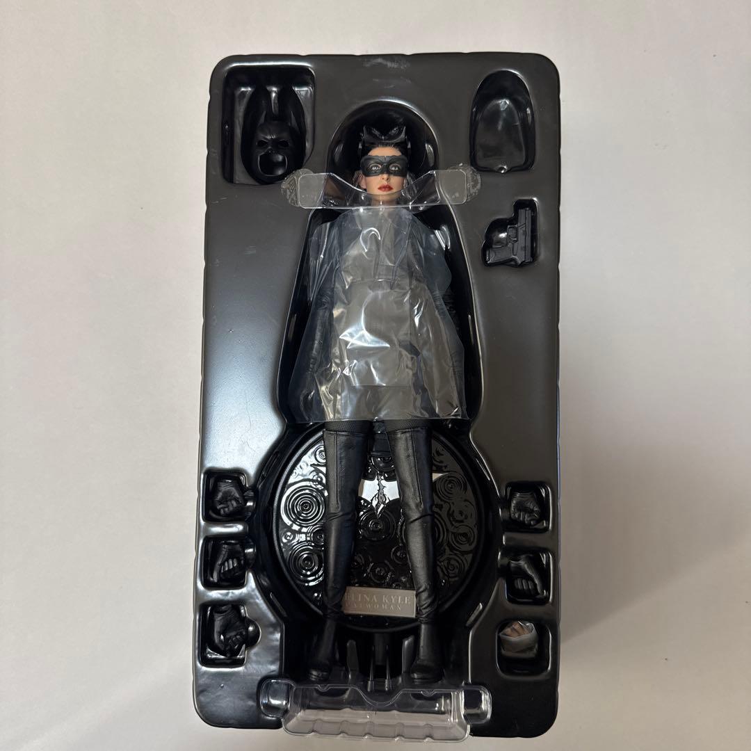 Selina Kyle キャットウーマン　フィギュア　ホットトイズ